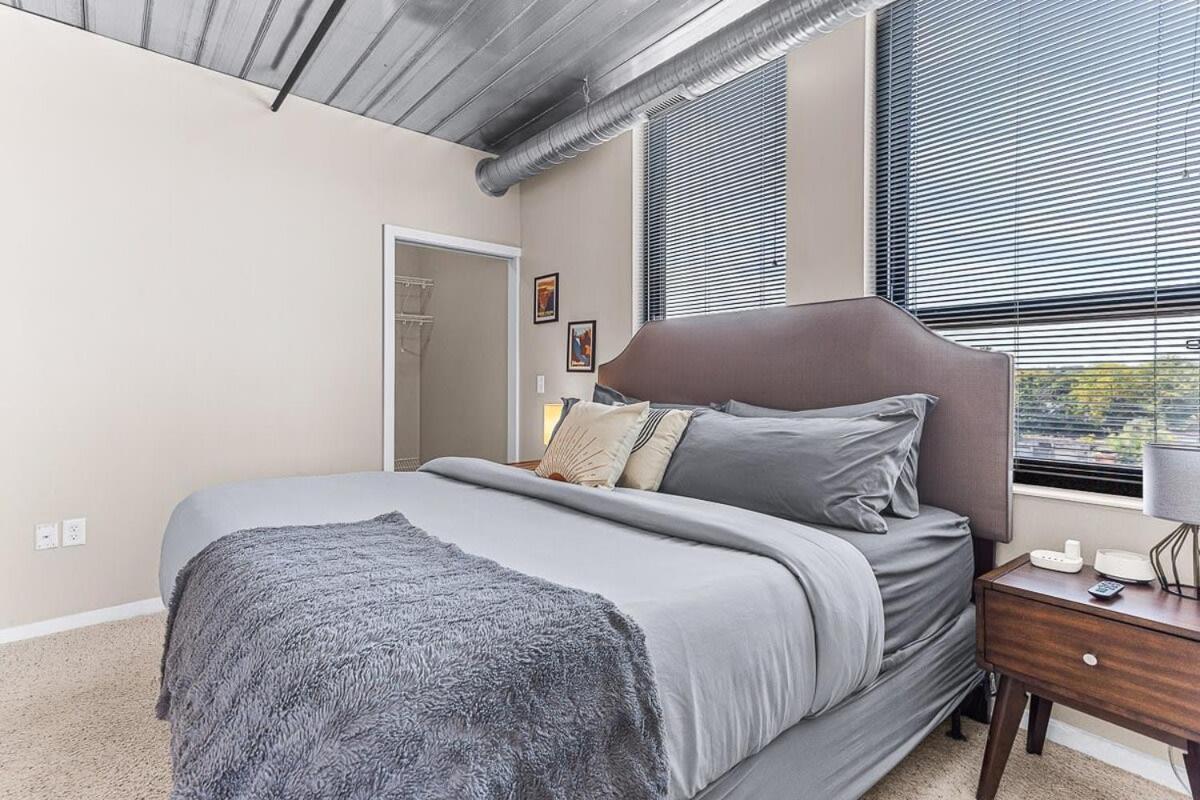 Downtown Ann Arbor 2 King Bed Balcony Apartment Exterior photo