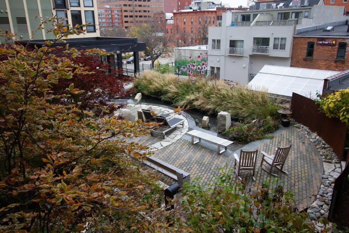 Downtown Ann Arbor 2 King Bed Balcony Apartment Exterior photo
